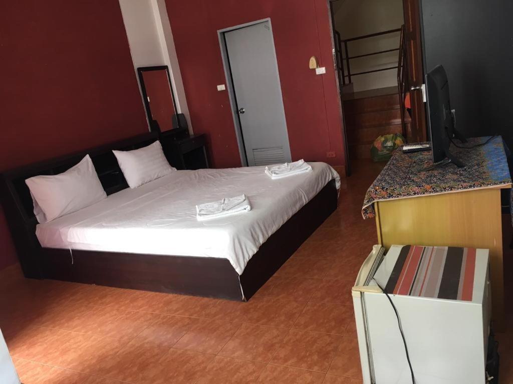 Lucky Banzaan Hotel Patong Eksteriør billede