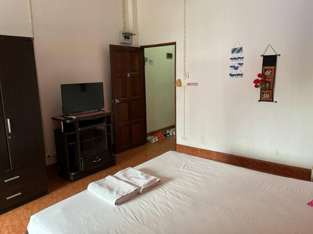 Lucky Banzaan Hotel Patong Eksteriør billede