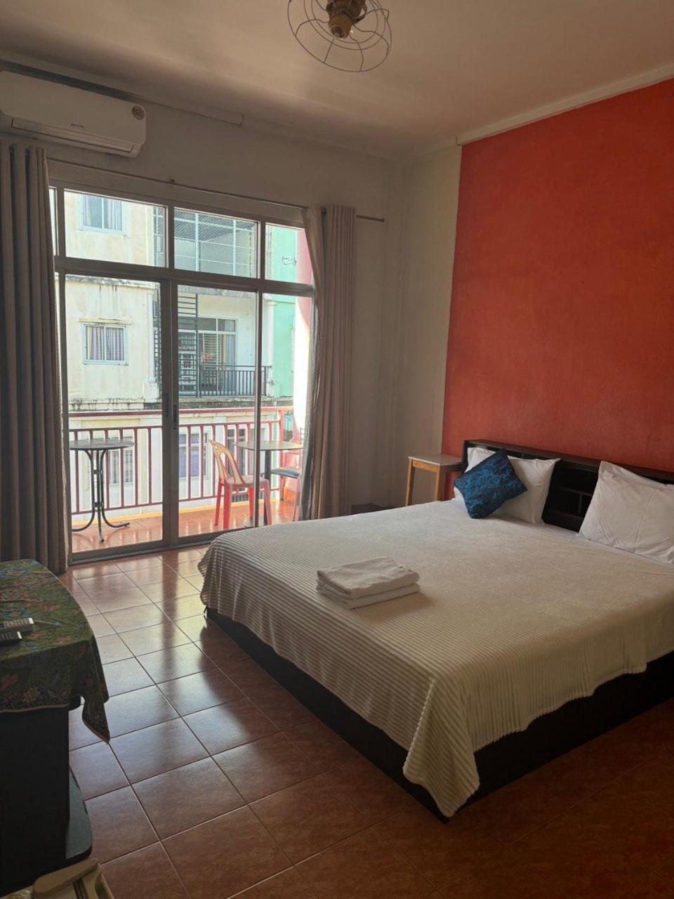 Lucky Banzaan Hotel Patong Eksteriør billede